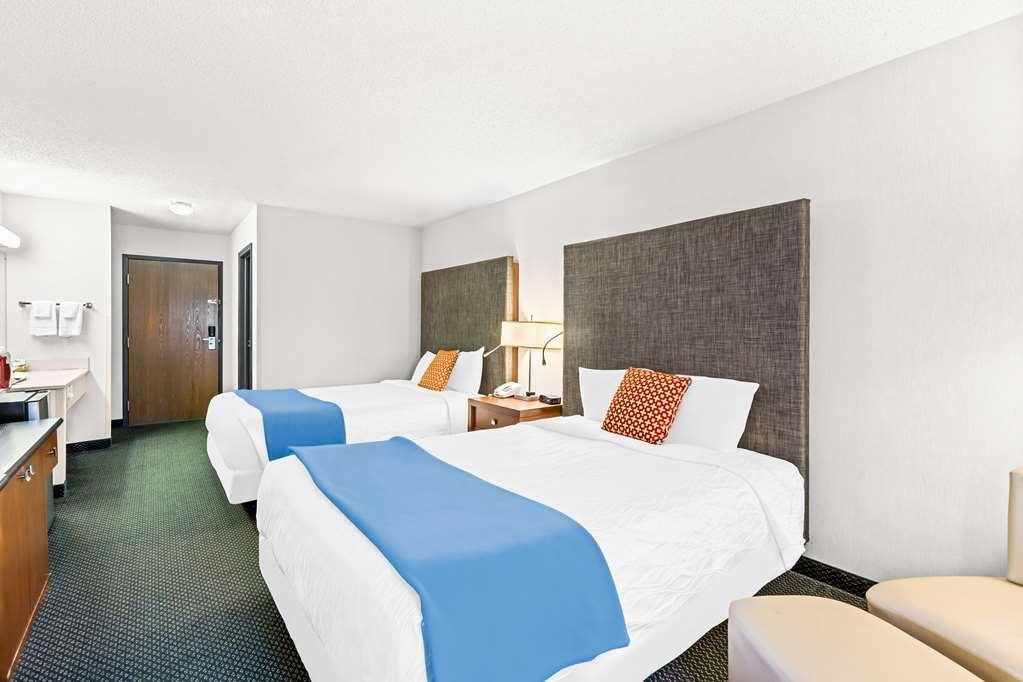 Americas Best Value Inn & Suites - Tahquamenon Country Newberry Room photo