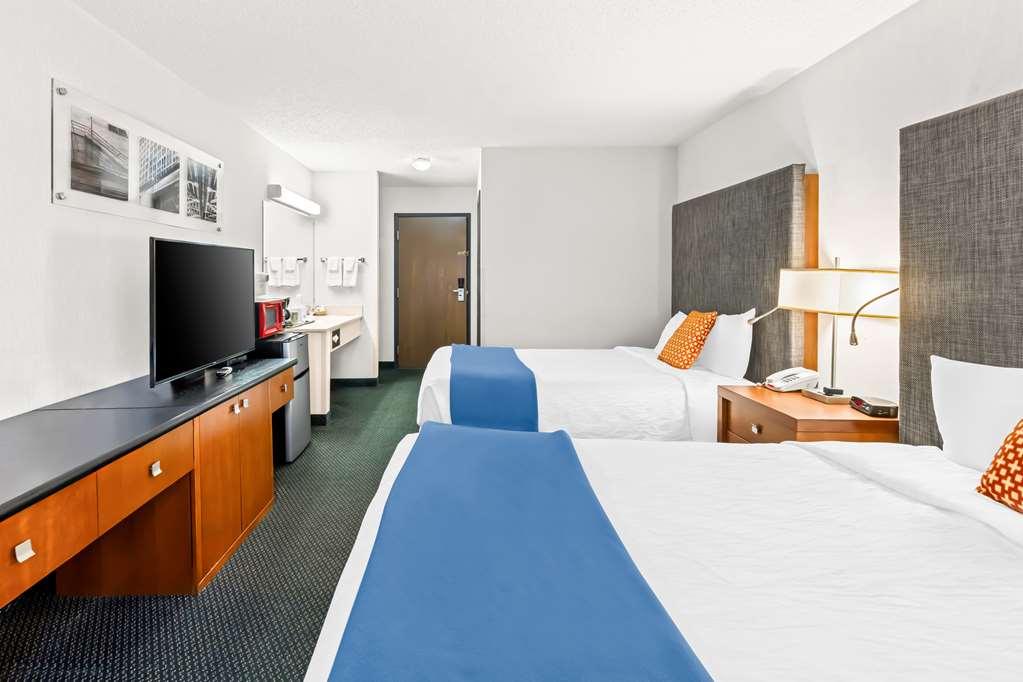 Americas Best Value Inn & Suites - Tahquamenon Country Newberry Room photo