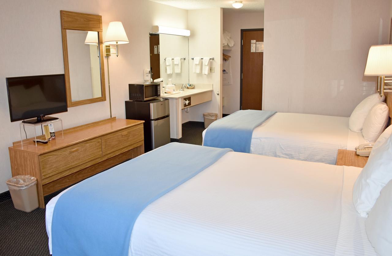Americas Best Value Inn & Suites - Tahquamenon Country Newberry Exterior photo