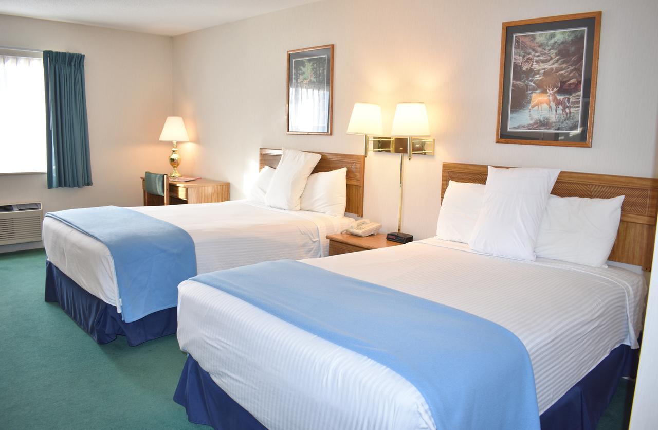 Americas Best Value Inn & Suites - Tahquamenon Country Newberry Exterior photo