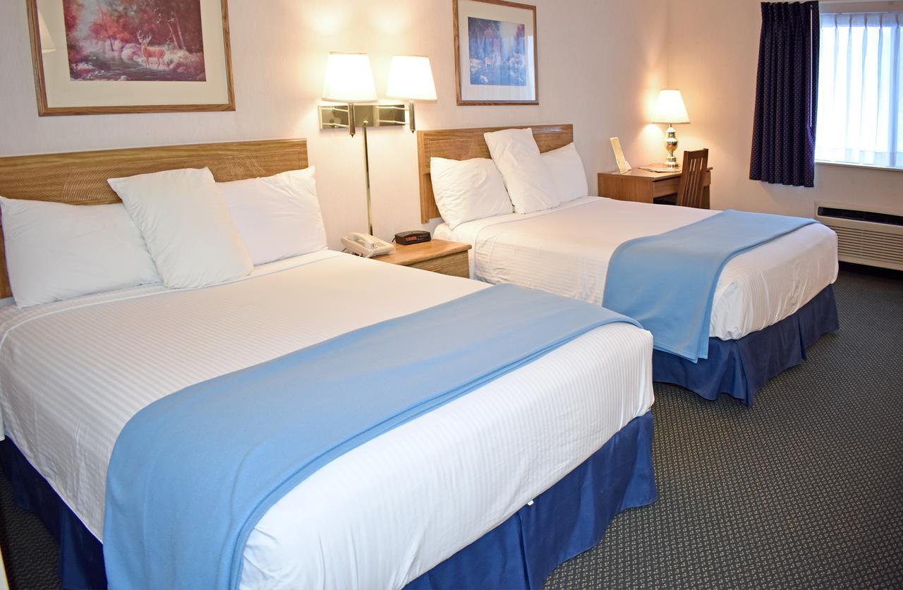 Americas Best Value Inn & Suites - Tahquamenon Country Newberry Exterior photo